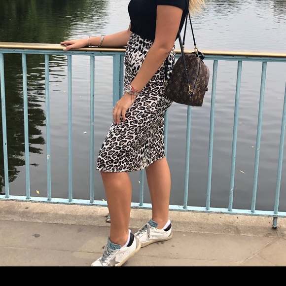 Skirts size small - Picture 3 of 3